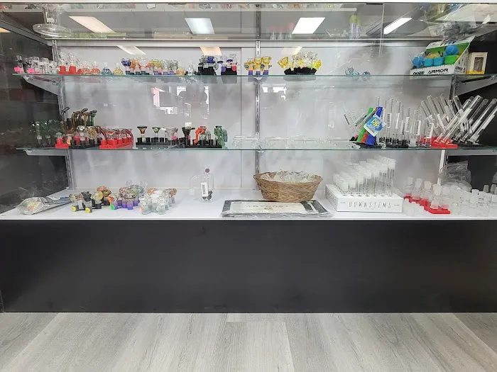 Abstract Glass Tobacco Pipes and Accessories 7