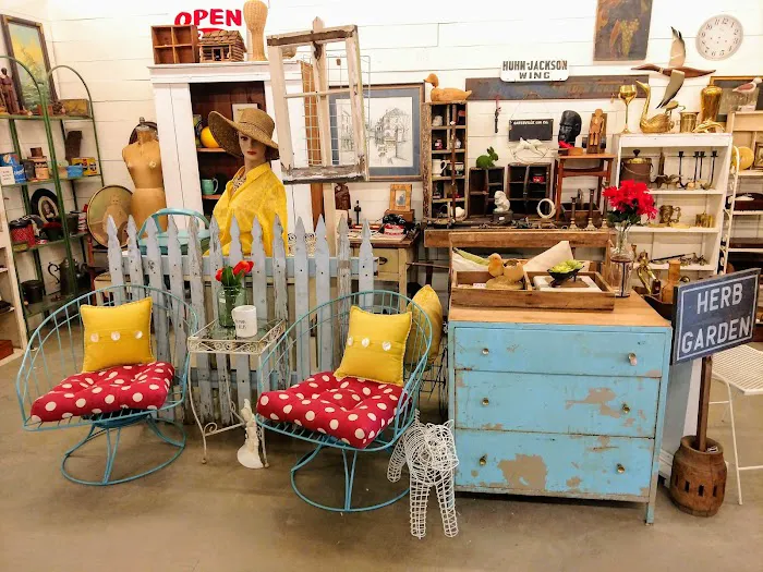 Garden House Vintage Market 1