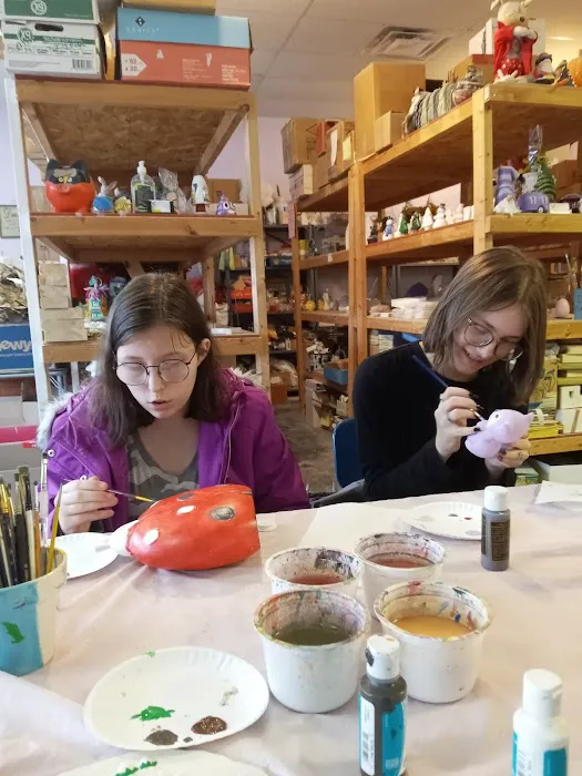 Howard's Ceramics & Gifts 0