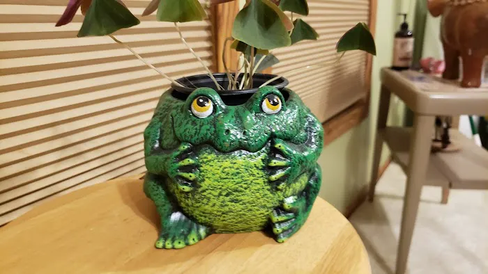 Howard's Ceramics & Gifts 6