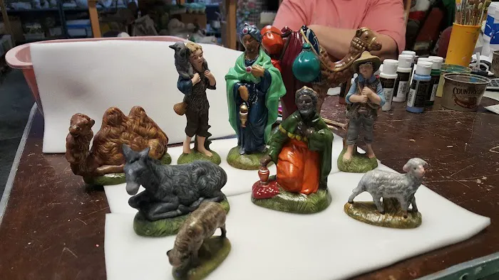 Howard's Ceramics & Gifts 5