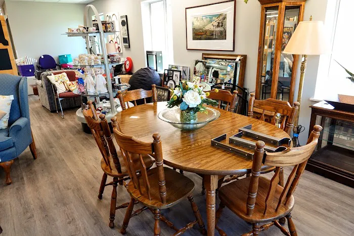 The Acorn Resale Shop 4
