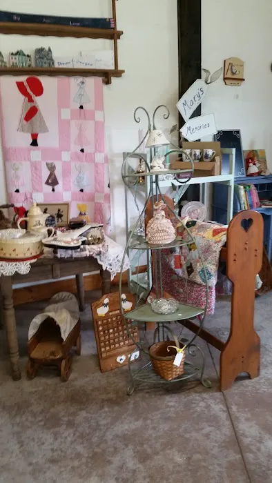 Sun Bonnet Sue's Antiques 2