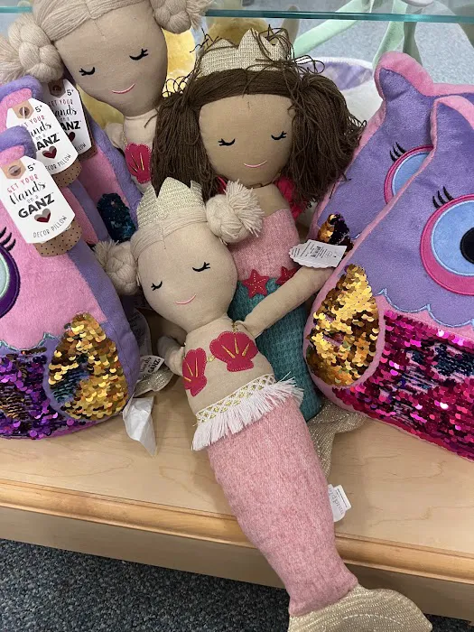 Betty's Hallmark Shop 0