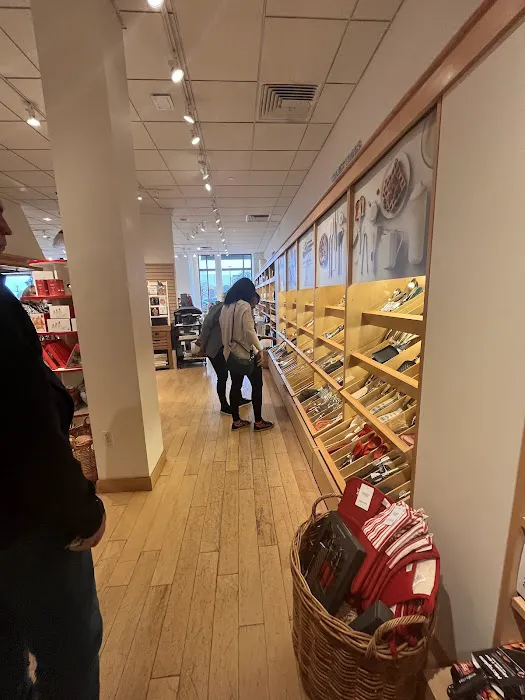Williams-Sonoma 7