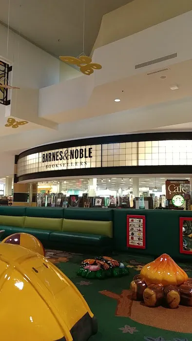 Barnes & Noble 8