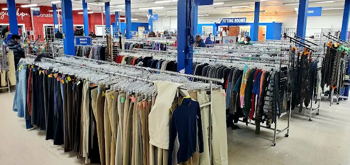 Volunteers of America Thrift - Lansing South 3