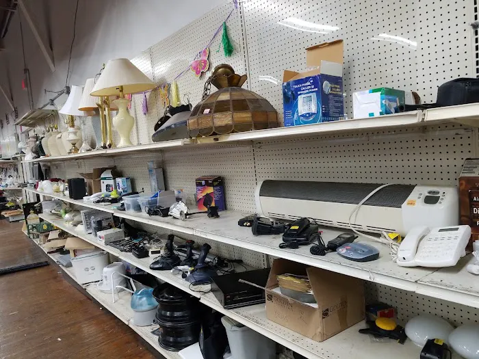 Volunteers of America Thrift - Lansing South 1