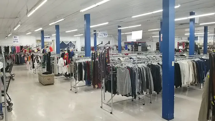 Volunteers of America Thrift - Lansing South 8