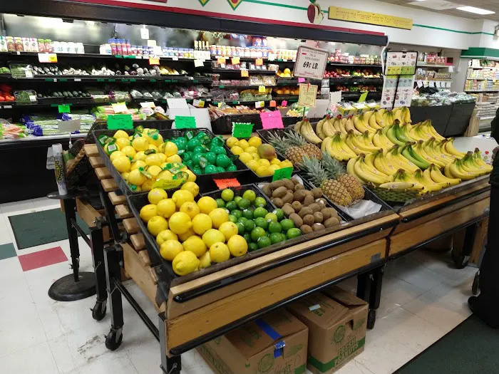 Westlund's Apple Market 7