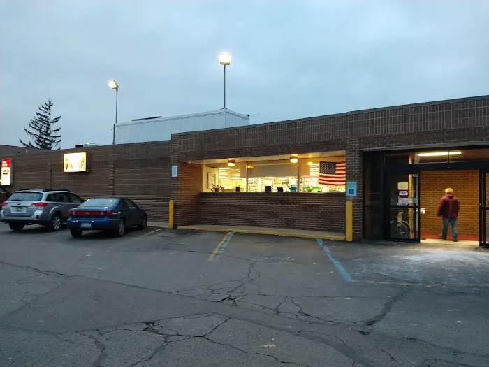 Westlund's Apple Market 2