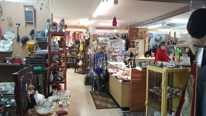 Clare Antique Mall 0
