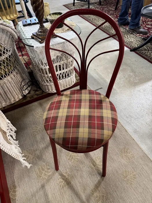 The White Pallet Chair 7