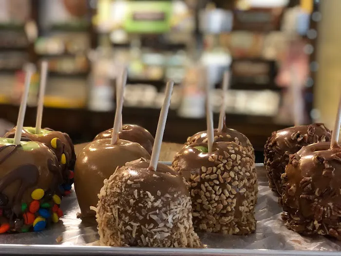 Kilwins Ice Cream - Chocolate - Fudge 4