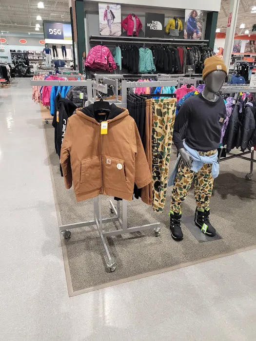 DICK'S Sporting Goods 8