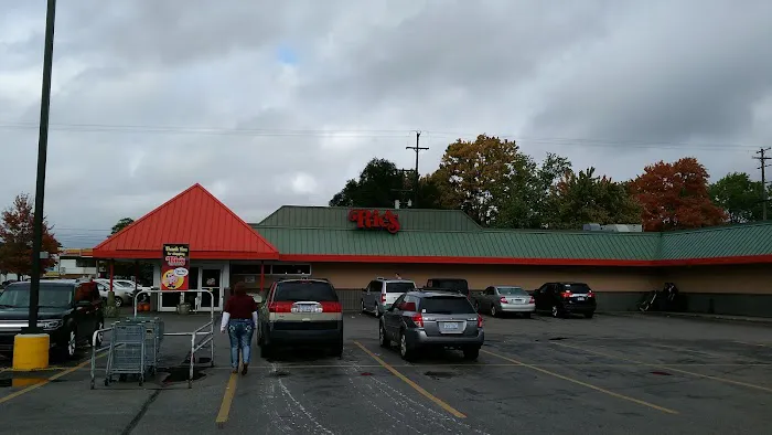 Ric's Food Center 8