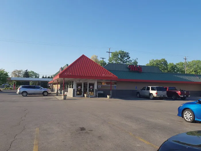 Ric's Food Center 3