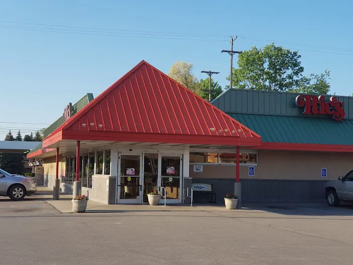 Ric's Food Center 2