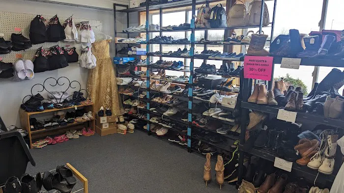 Harvey's The Yardsale Thriftshop 3