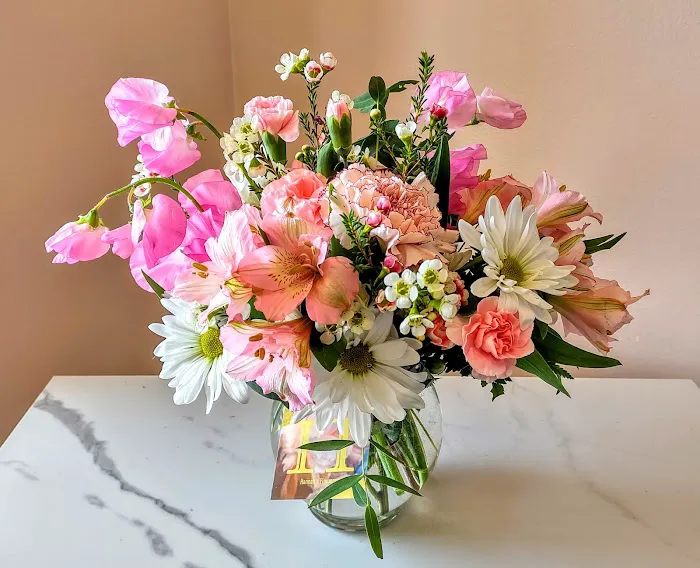 Hannah's Flowers & Floral Preservation 3