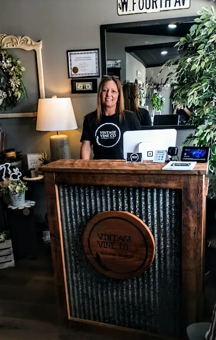 VINTAGE VINE CO 8