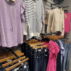 Sassy & Chic Boutique, Midland, MI 48640 ico