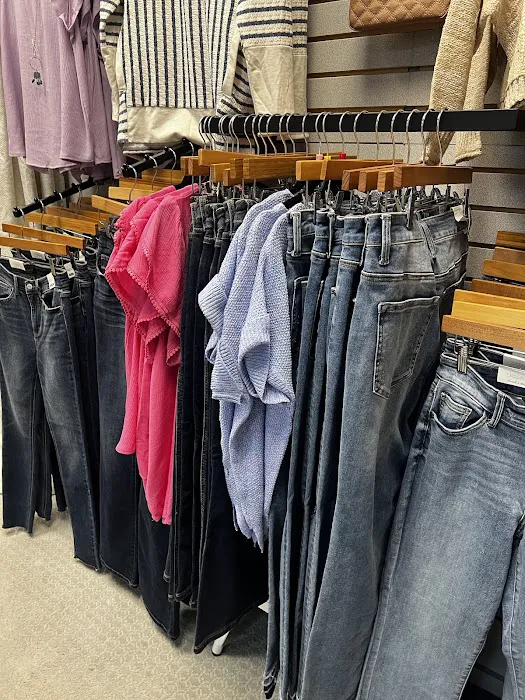Sassy & Chic Boutique, Midland, MI 48640 3