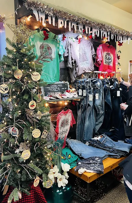 Sassy & Chic Boutique, Midland, MI 48640 5