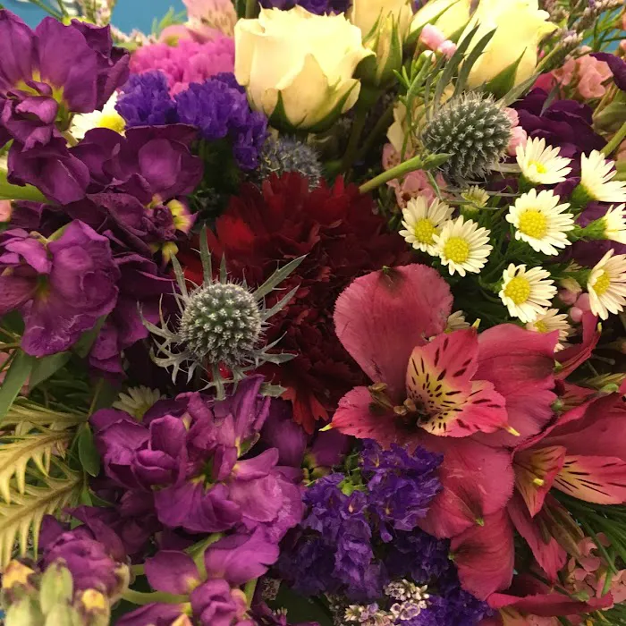 Lapelle's Flowers & Gifts 7