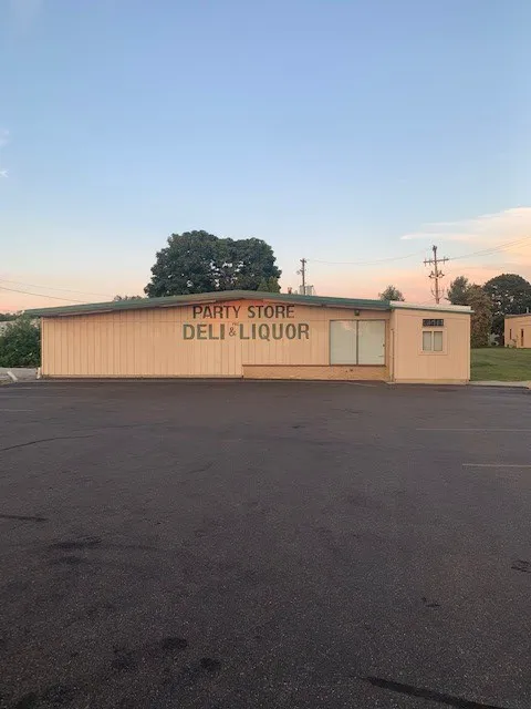 Mackenzies Party Store 2