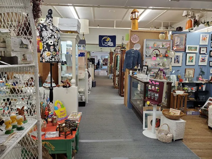 Bay City Antiques Center 4