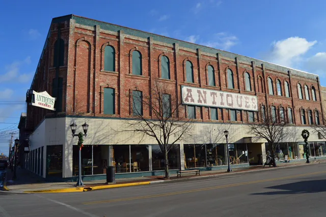 Bay City Antiques Center 7