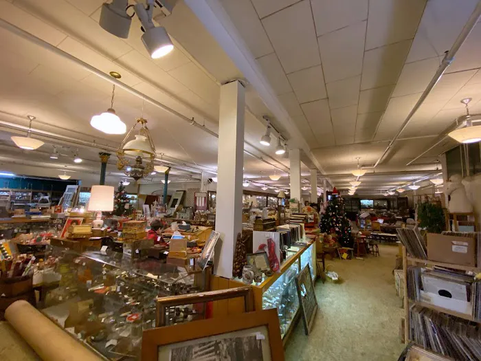 Bay City Antiques Center 5