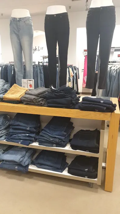 Macy's 0