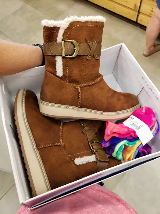 DSW Designer Shoe Warehouse 1