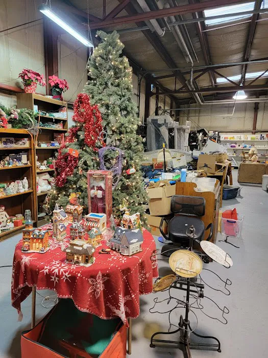 Valerie's Gallery Resale Shop 8