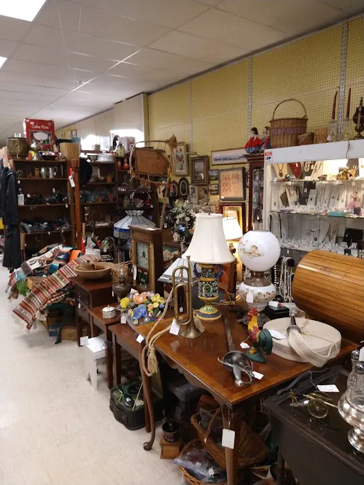 Antiques Mall of Madison 4