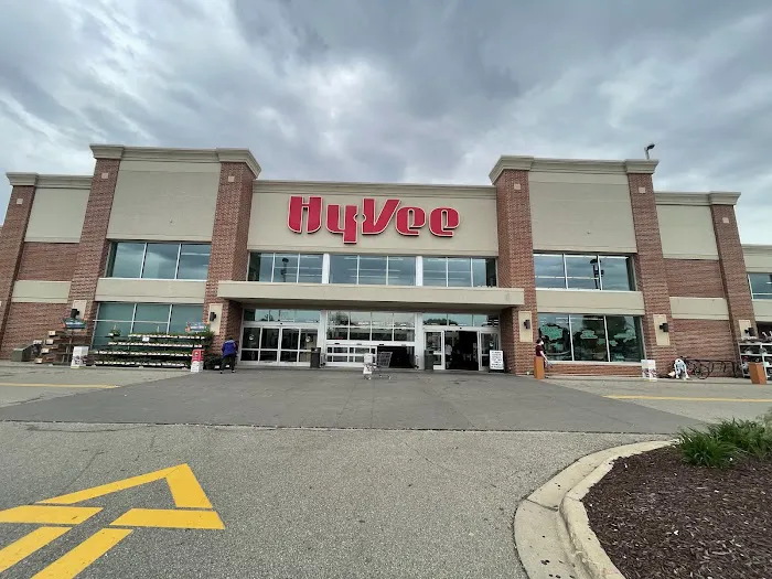 Hy-Vee Grocery Store 0