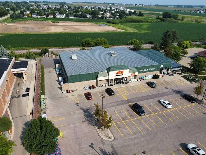Niemann Ace Hardware 0