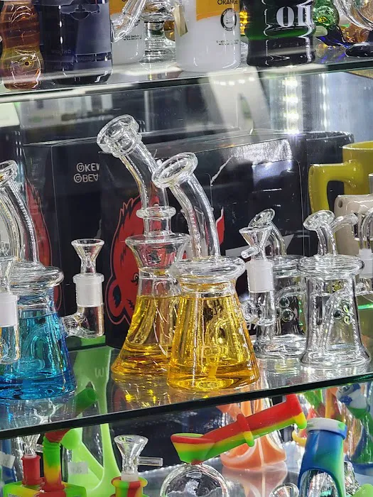 IOWA SMOKE SHOP&VAPE&CIGARS 9