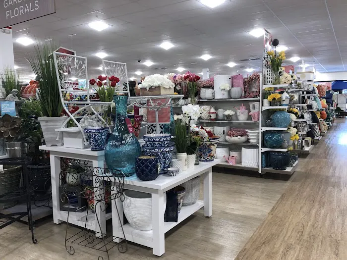 T.J. Maxx & HomeGoods 1