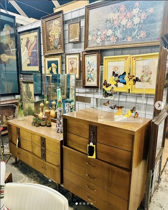 Fleur De Flea Vintage Market 9