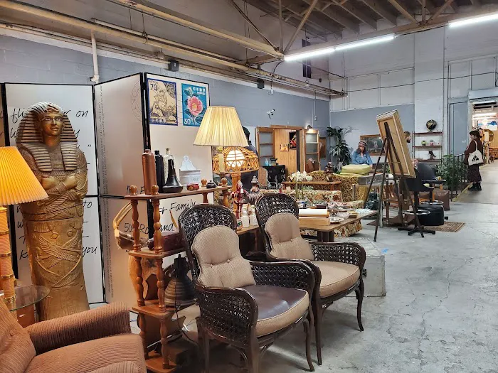 Fleur De Flea Vintage Market 8
