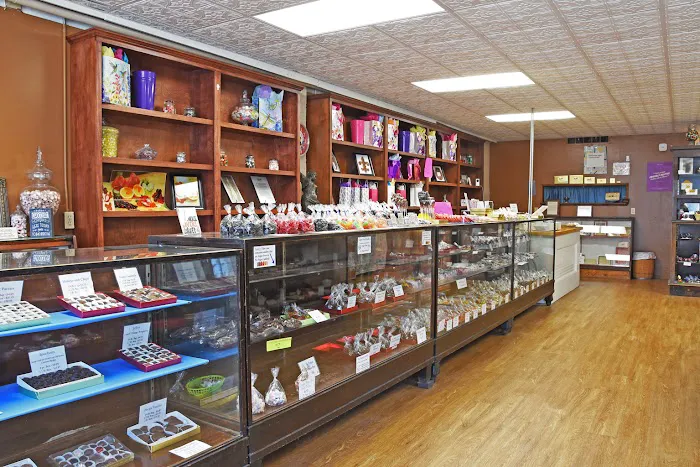 Muth's Candies 4