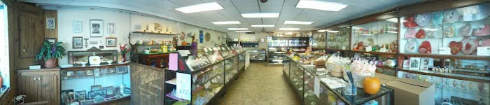 Muth's Candies 7