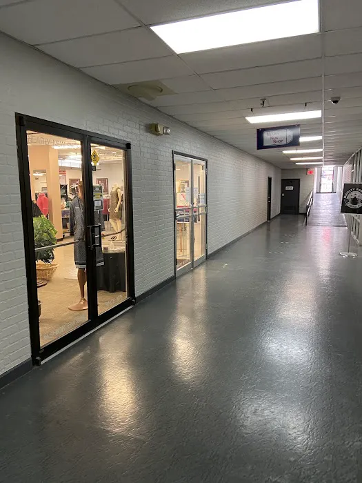 Nearly New Shop 5