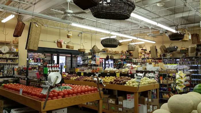 Paul's Fruit Market 6