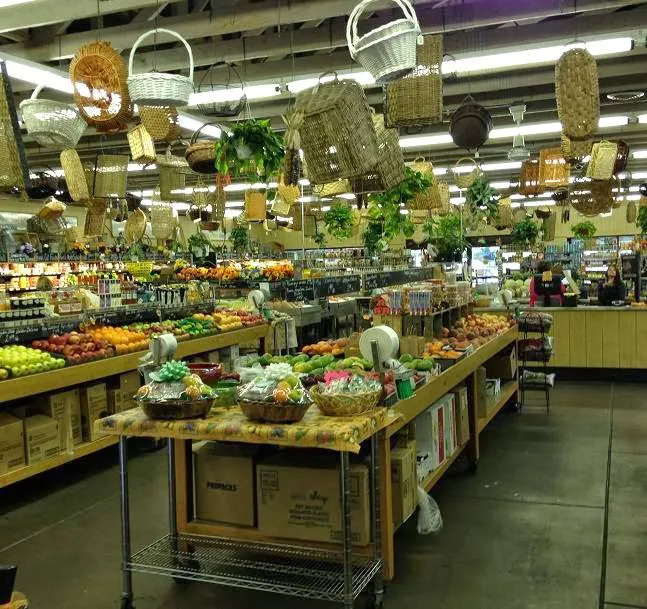 Paul's Fruit Market 8