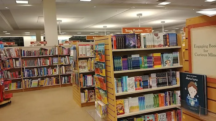 Barnes & Noble 9