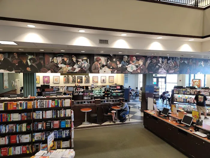 Barnes & Noble 5